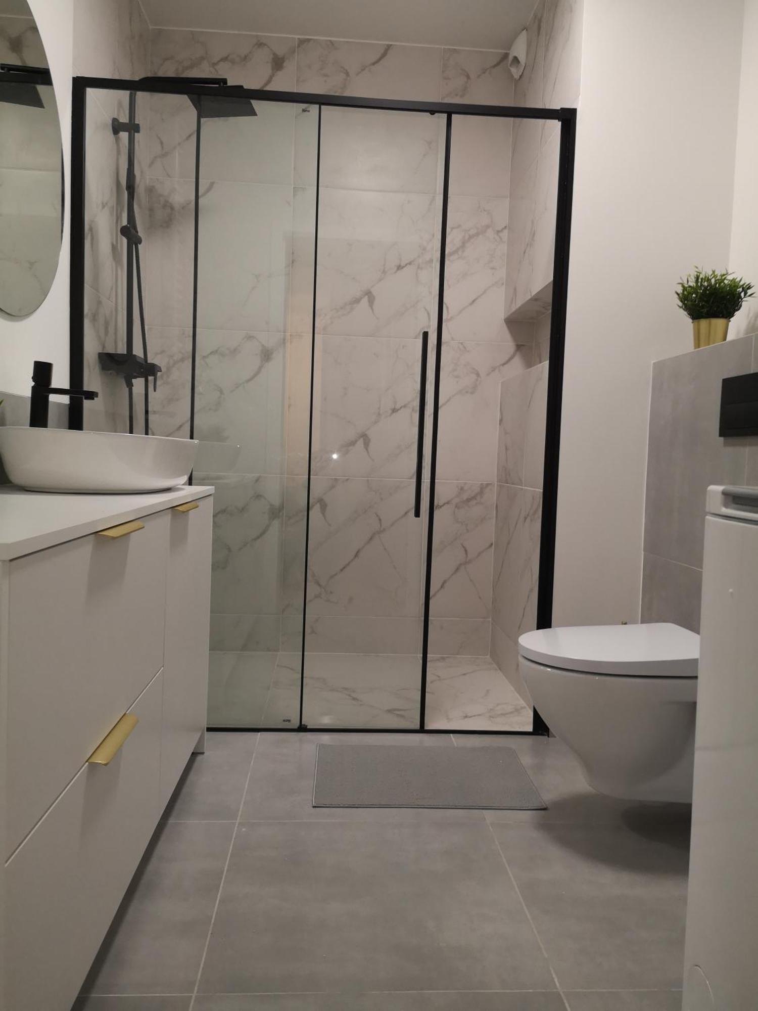 Apartament Przy Uniwersytecie Kopcinskiego 15 Apartment Lodź Bagian luar foto