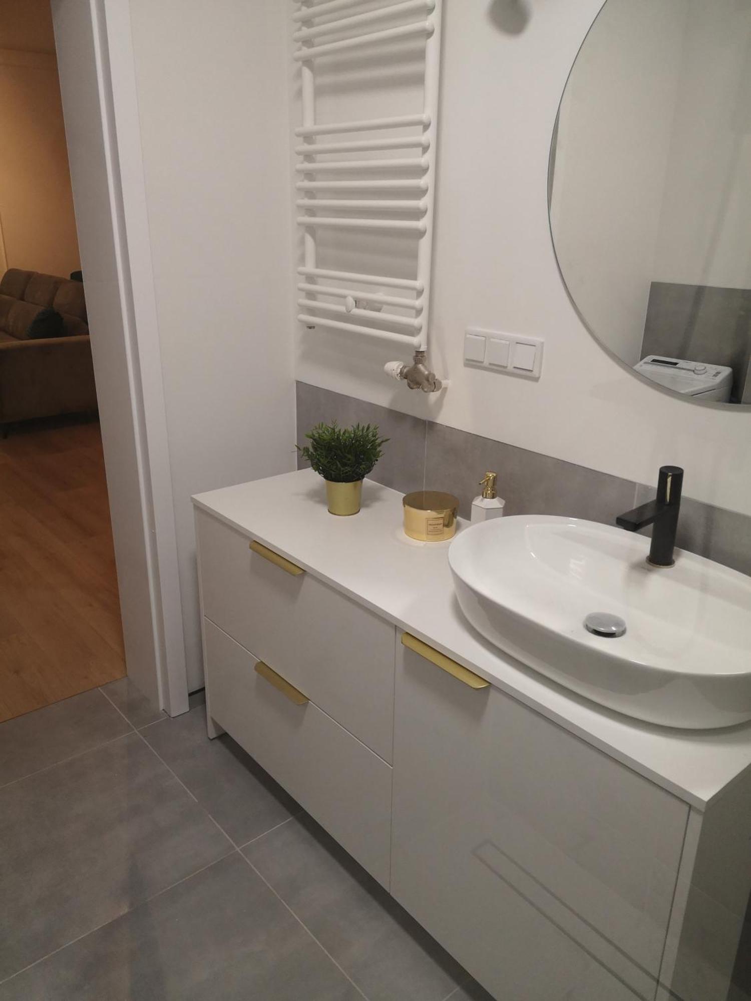 Apartament Przy Uniwersytecie Kopcinskiego 15 Apartment Lodź Bagian luar foto